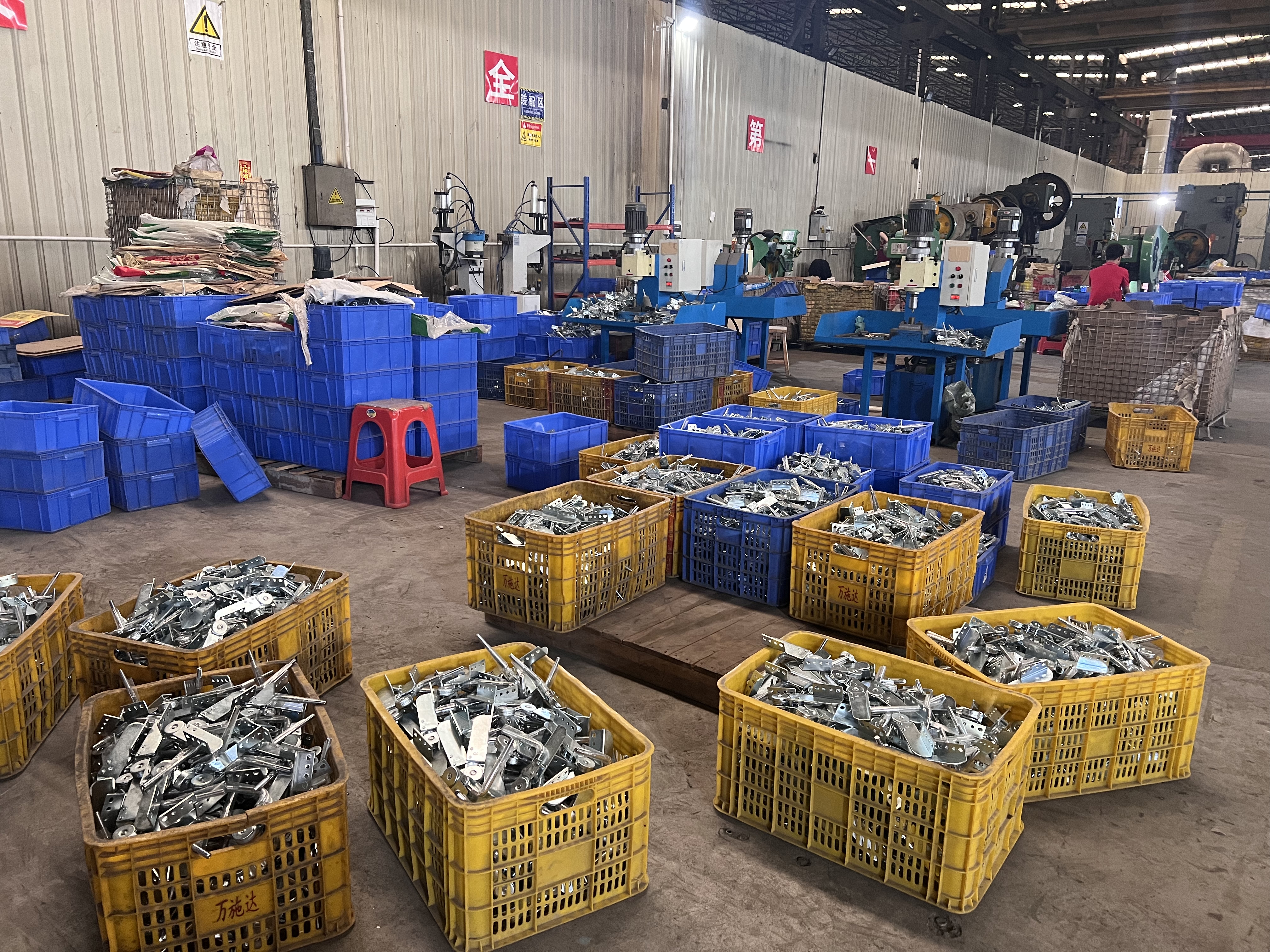 Winstar factory production line for furniture accessory hardware