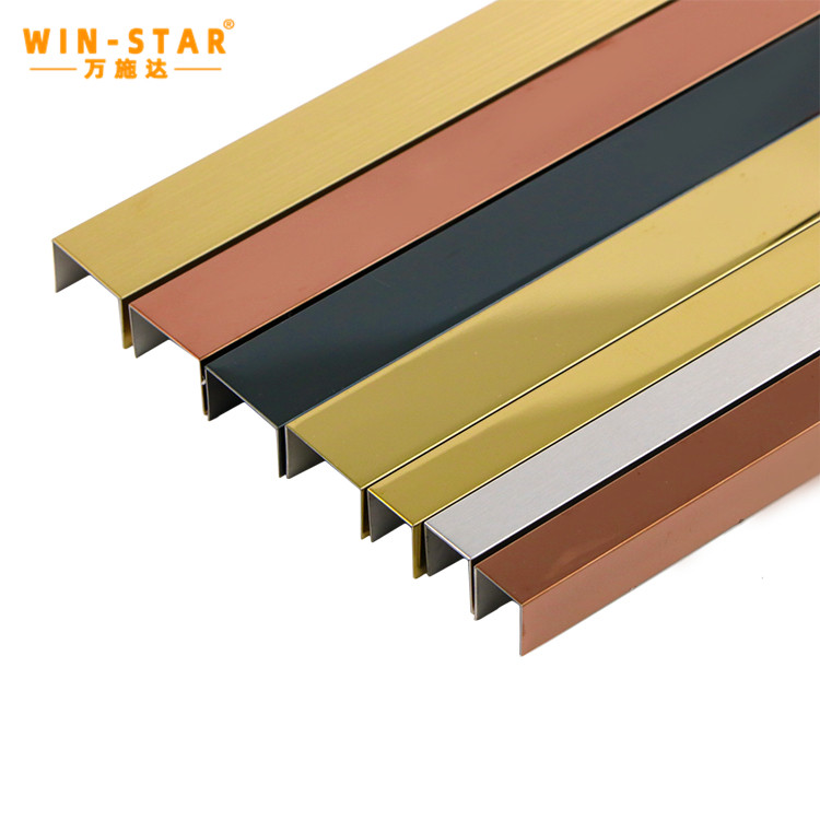 ZD-S002 U tile strip (13) Close-up of the 304 stainless steel U-shaped tile trim highlighting the smooth edges