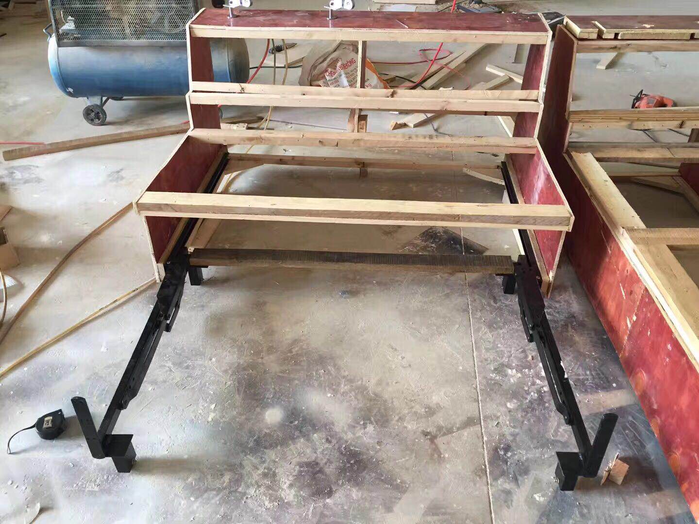 sofa hinge