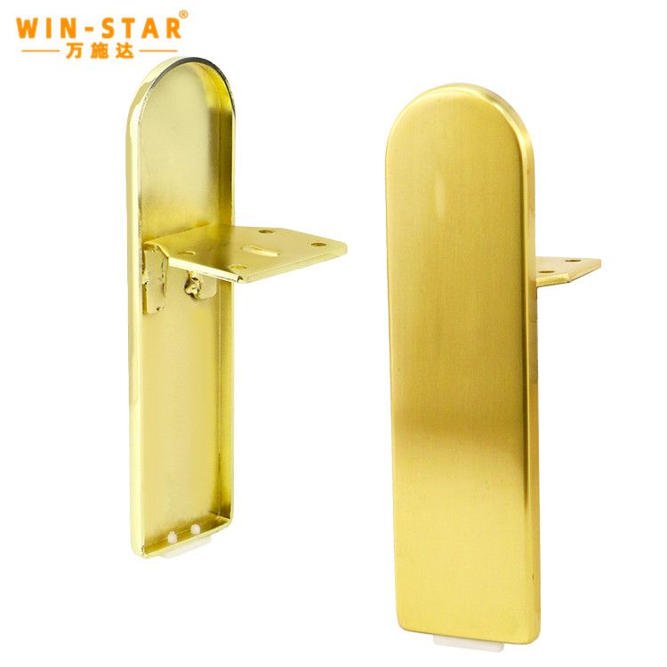 What are the advantages and disadvantages of sofa legs made of different materials?