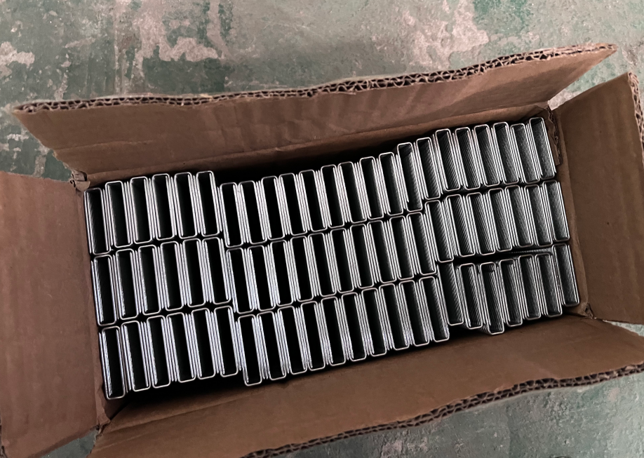 N38 16 Gauge 7/16" Crown Galvanized Staples