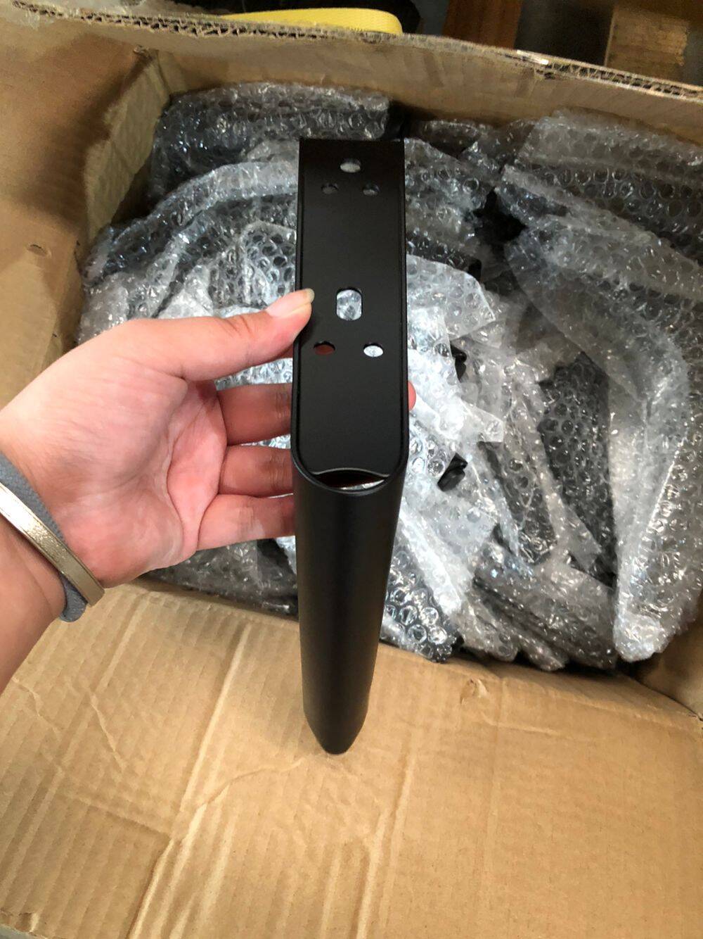 Individual anti-scratch bag packaging for metal sofa legs