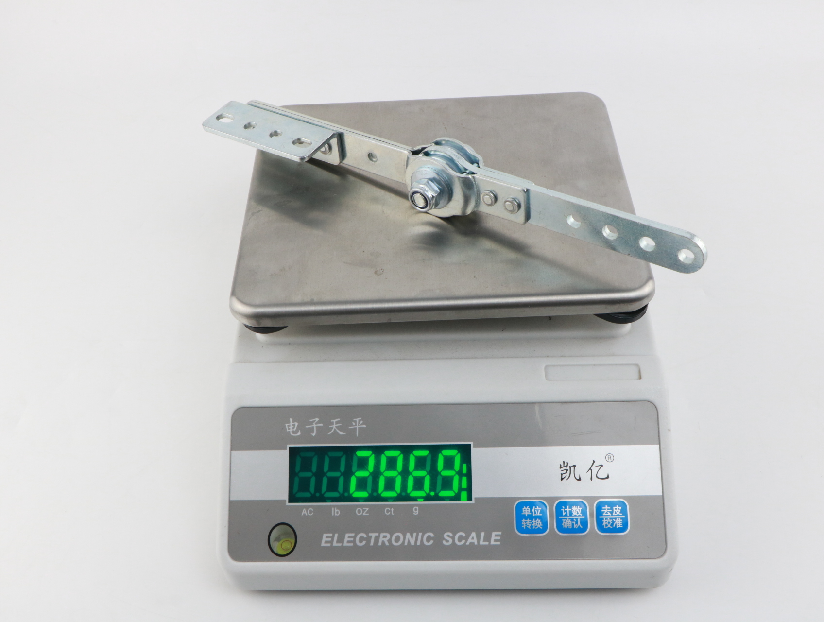 Bulk packaging of 50 pairs furniture hinges ready for shipment