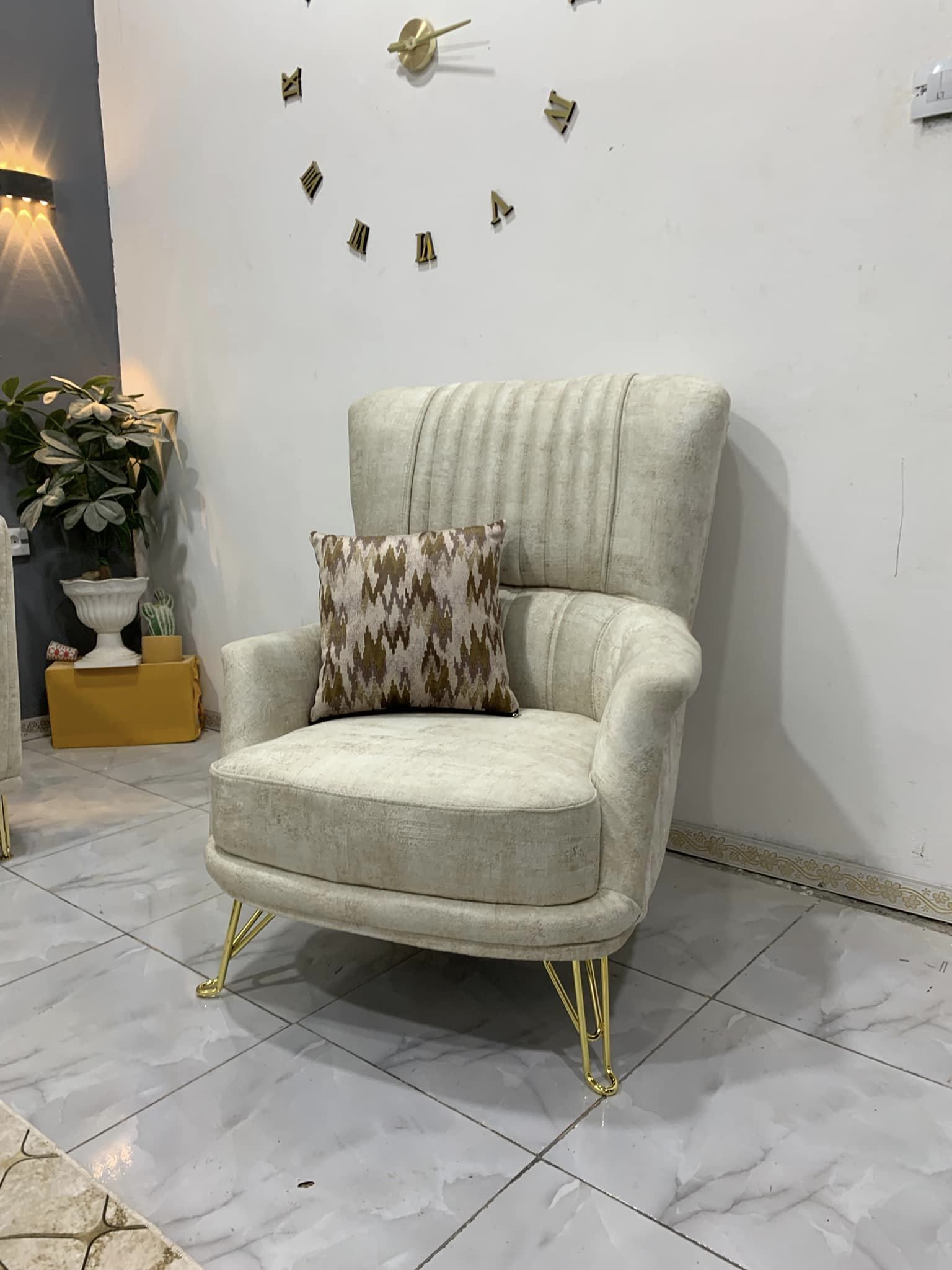 Standardized thickened export carton packaging for furniture legs