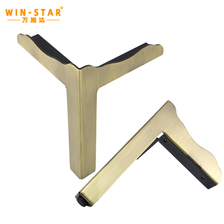 Thickened mounting plate detail