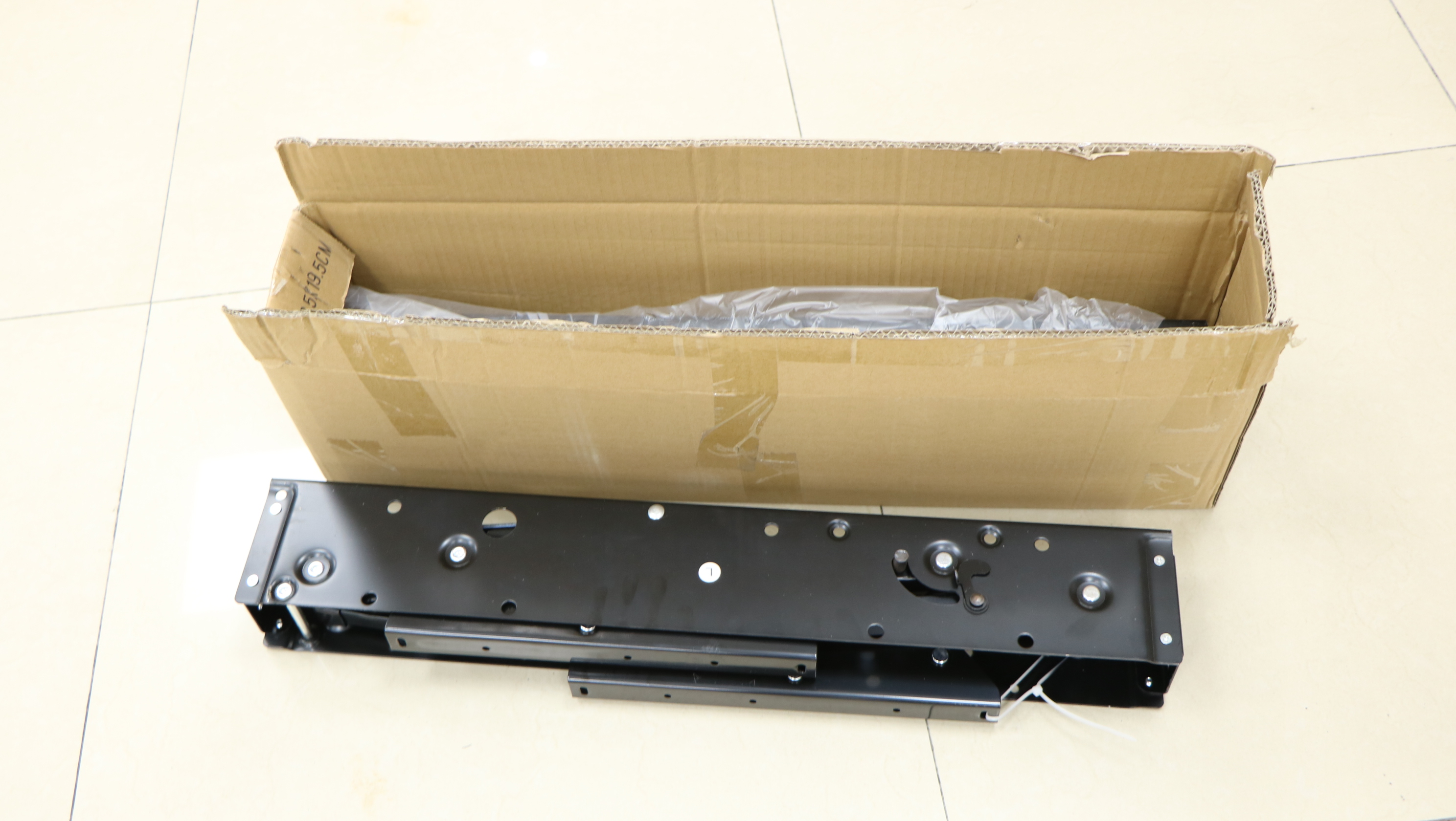 Secure packaging of 2 sets per carton for safe transit
