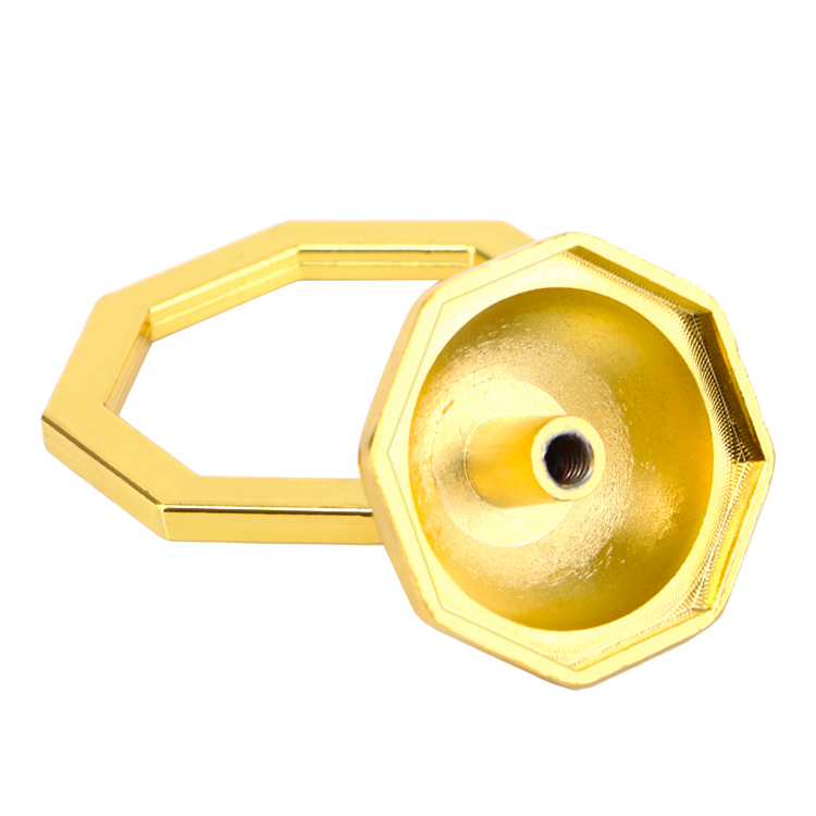 Close-up of the 32x42mm hexagonal ring demonstrating the anti-oxidation glaze and flawless surface